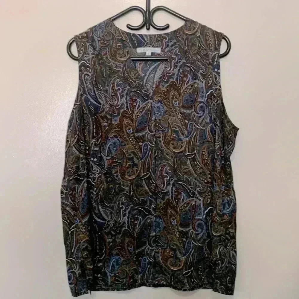 Cleo petite light, airy, versatile,  paisley top-wardrobe builder